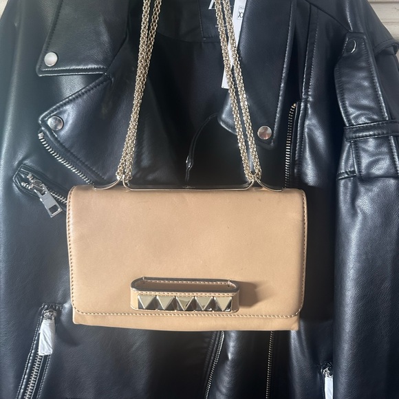 Valentino Garavani VA VA Voom Clutch Leather Rock Stud with chain Authentic - Picture 1 of 10